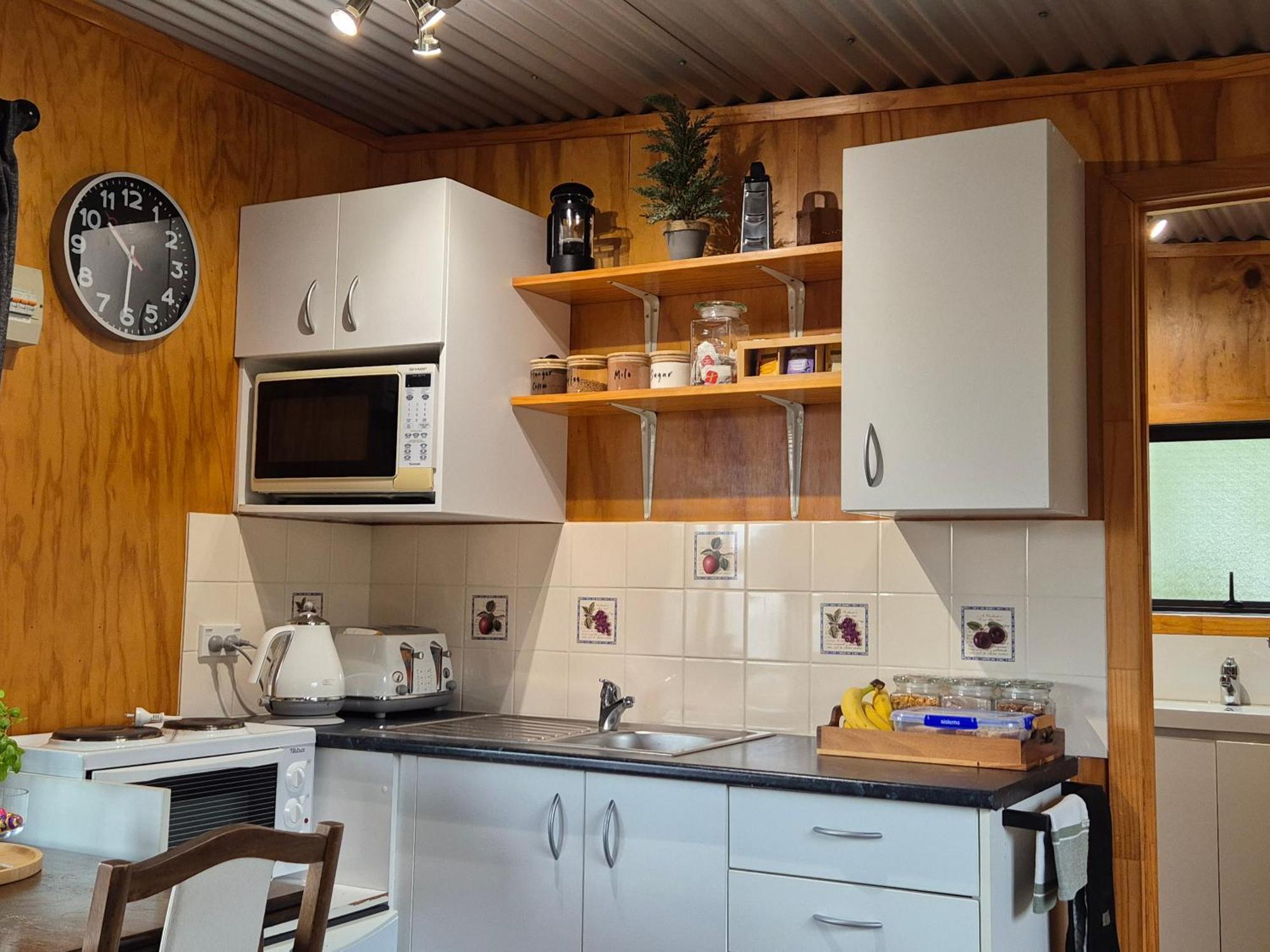 Crinkly Cottage Те Куити Екстериор снимка