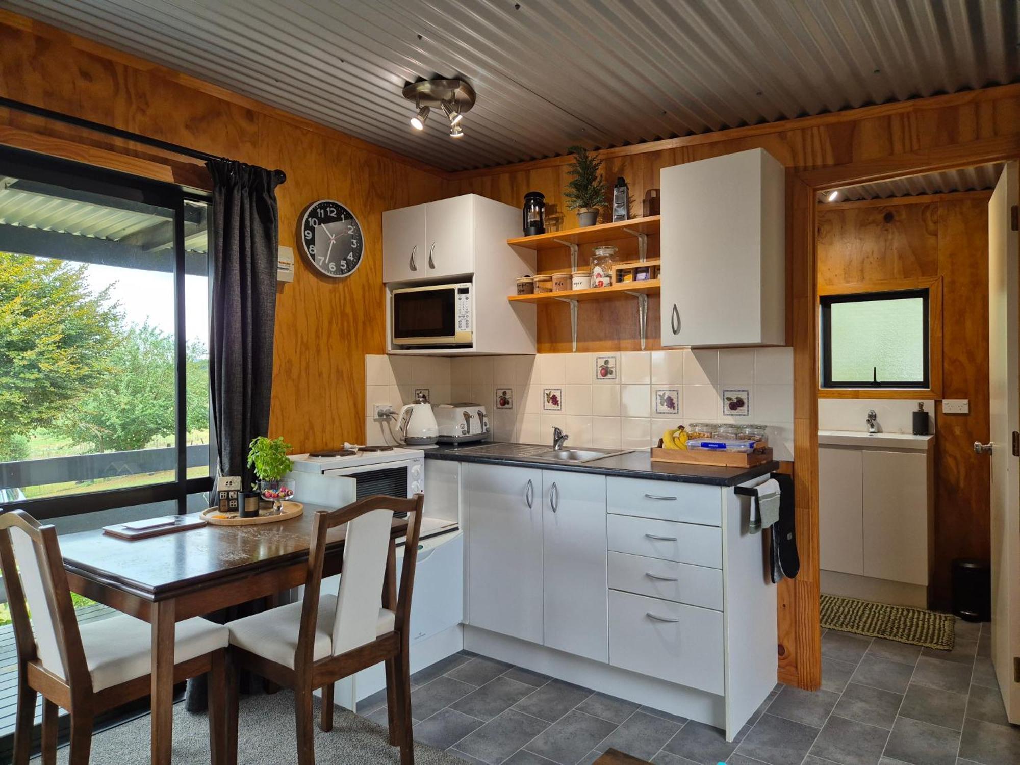 Crinkly Cottage Те Куити Екстериор снимка